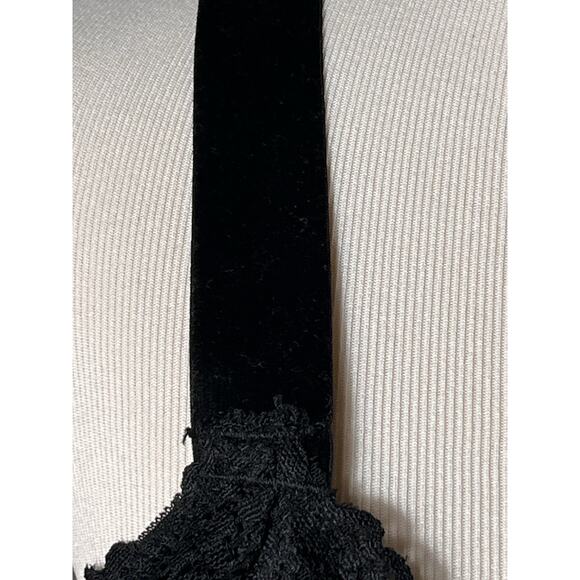 Rene Rofe Black Lace Bralette L Wireless Padded Cross Back Velvet Straps - Picture 5 of 11